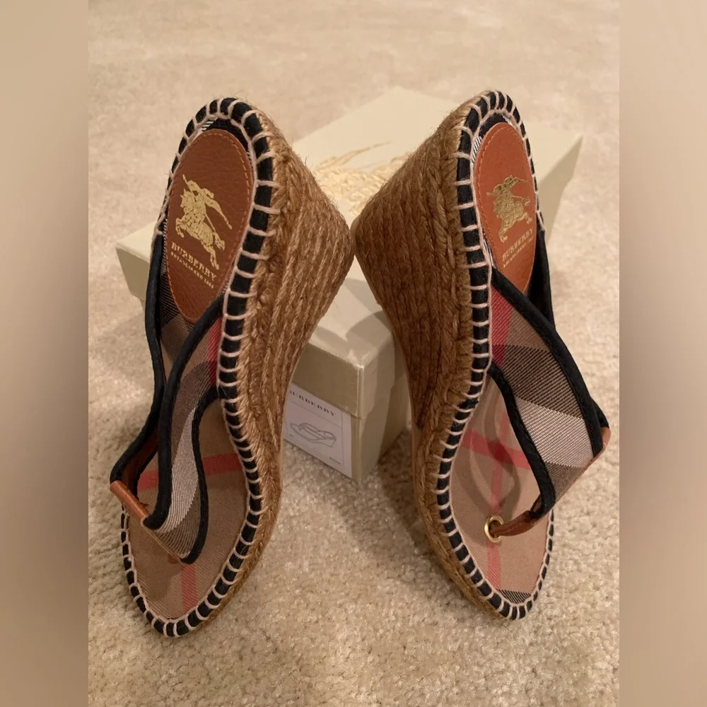 🤎 Burberry Wedges 36 🖤